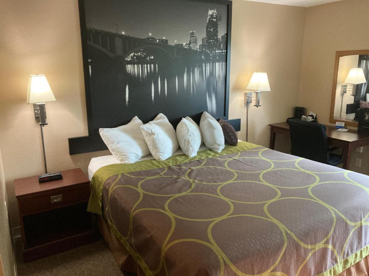 Super 8 By Wyndham Chisago City Extérieur photo