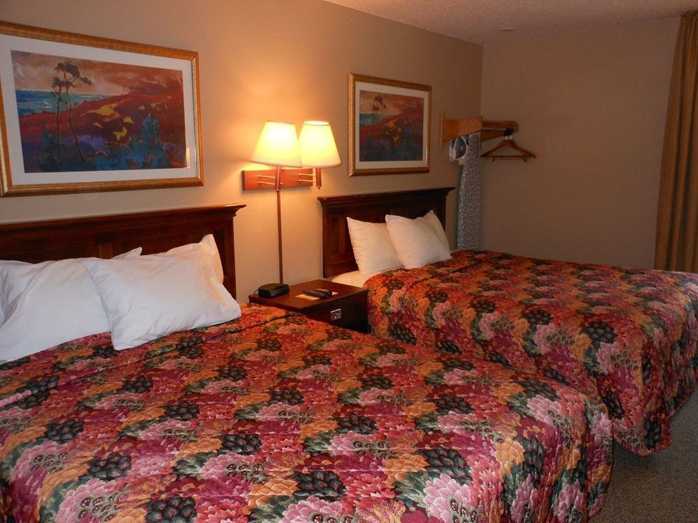 Super 8 By Wyndham Chisago City Chambre photo