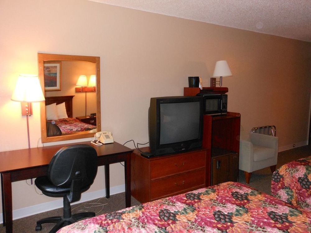 Super 8 By Wyndham Chisago City Chambre photo